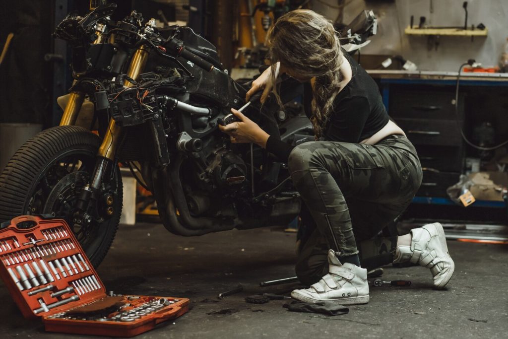 Entretien moto : les conseils spécifiques pour garder votre deux-roues en parfait état